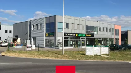Bureaux disponibles à la location au nord de Villefranche sur Saône, dans la zone industrielle d'ARNAS à proximité de l'autoroute A6. - Offre immobilière - Arthur Loyd